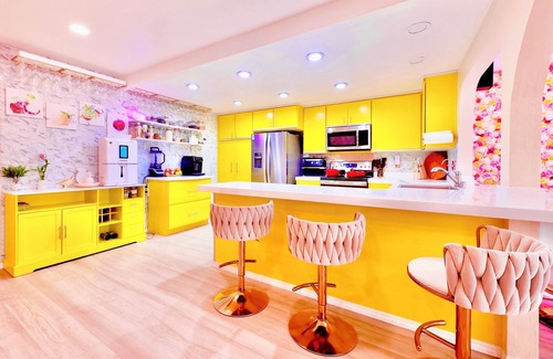 Bay Terraces Villa | Pink Luxe Spa Retreat SALE 3 Nights with Pool, Fully Equipped Kitchen & Dome