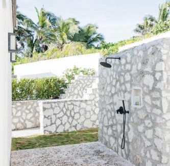 Dunmore Town Resort | Pink Sands Resort