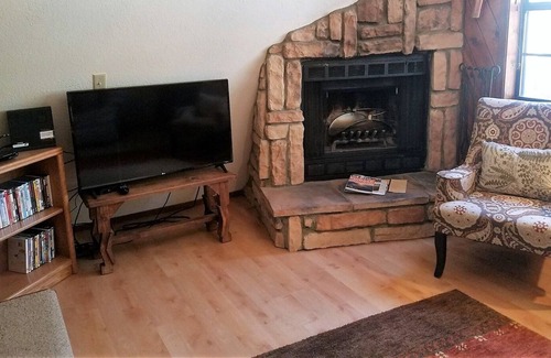 Ruidoso Cabin | Pinon Hideaway - Two Bedroom Cabin