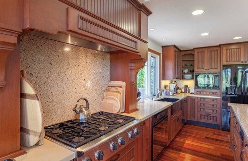 Freestone House | Pinot Views, sleeps 10, Pool/Spa, BBQ, Firepit