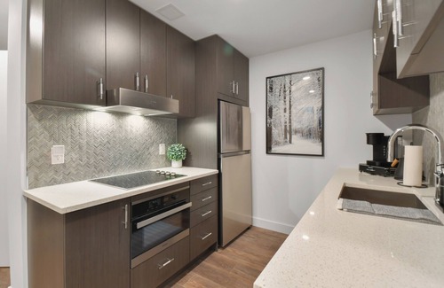 Deer Valley Apartment | Pioche at Deer Valley East Village next to Jordanelle Gondola, Hot Tub, King Bed, EV, Bike Storage