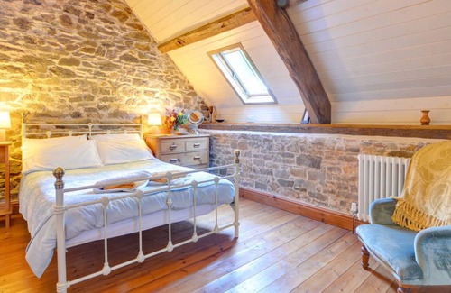 Pumpsaint House | Pipistrelle in the beautiful Llanwrda