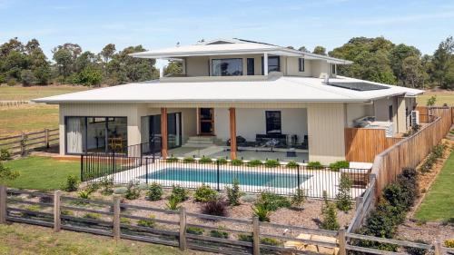 Pokolbin House | Pirama - The Vintage Holiday Houses