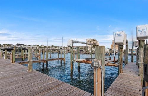 Fort Walton Beach Apartment | Pirates Bay B303