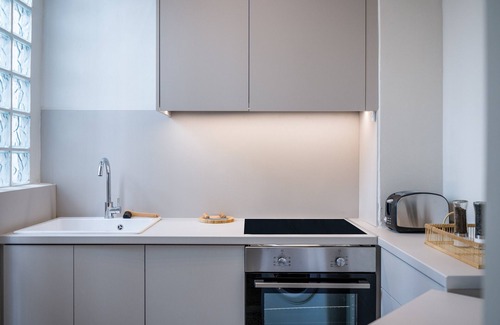 Kypseli Apartment | Pistachio – A Luxurious Aegina-Inspired Oasis in Athens