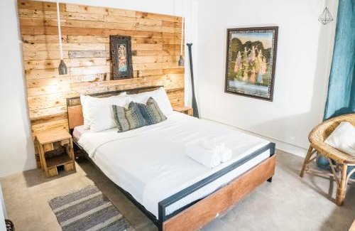 Morong Apartment | PITI Nest Self-Service Home in Rainforest Nest - Wi-fi, Monkeys, Bats, Pet Friendly with a Fee