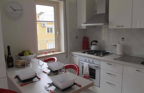 Pizzo Apartment | Pizzo Beach Club “Summer Special” 2 Bed apartment 13F with Free WIFI and 2 Terr