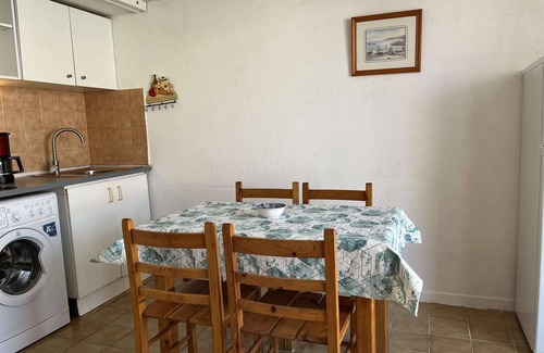 Leucate House | PL010 104 Mezzanine cabin house sleeps 6 PORT LEUCATE NATURISME