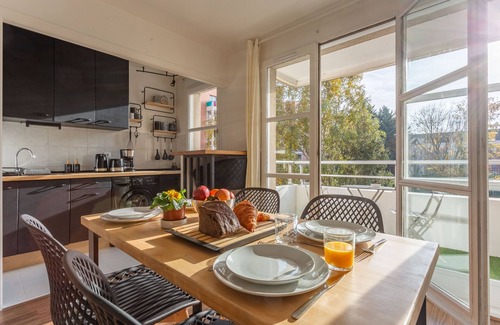 Courcouronnes Apartment | Place Cosy - Charmant appt pour 4