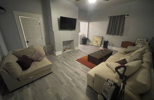 Commerce Apartment | ¡Place on Park St!