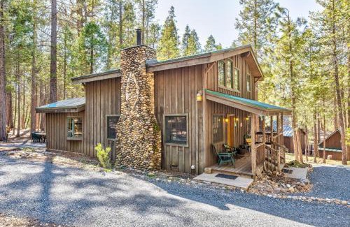 North Wawona House | Place to Call Home - Cabin INSIDE Yosemite - Dog Friendly