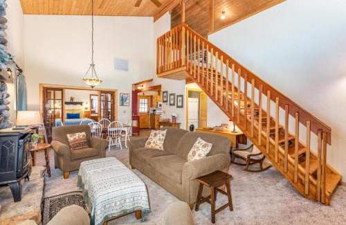 North Wawona House | Place to Call Home - Cabin INSIDE Yosemite - Dog Friendly