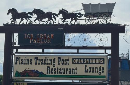 Douglas Hotel | Plains motel