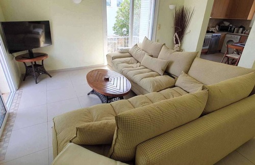 Elounda Villa | Plaka-Sleeps4-Parking-Pool-HotTub-SeaViews