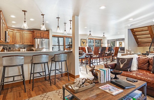 Vail House | Plan a Trip to Our Mountain Retreat. Hot Tub, 5BR, Gorgeous in Fall, Popular in Winter!