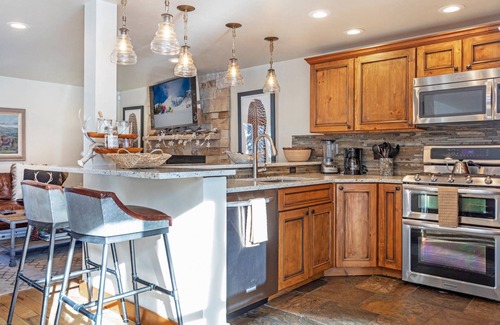 Vail House | Plan a Trip to Our Mountain Retreat. Hot Tub, 5BR, Gorgeous in Fall, Popular in Winter!
