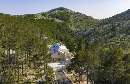 Makarska Hotel | Planinarski dom Vošac
