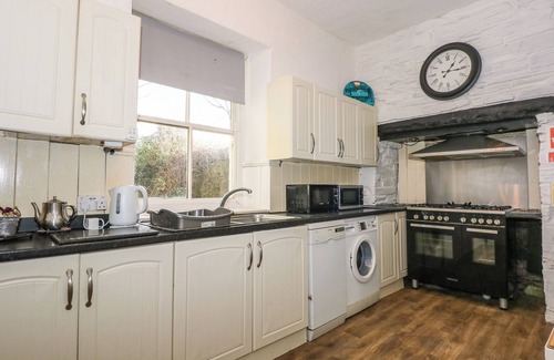 Caernarfon Cottage | PLAS DOROTHEA, pet friendly, character holiday cottage in Penygroes