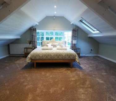 Pentrefelin House | Plasbach Cottage