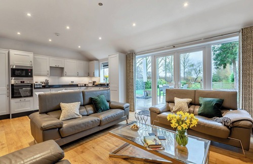Taunton Cottage | Platform 9 3/4 is a luxury holiday bungalow, bordered by a railway and canal.