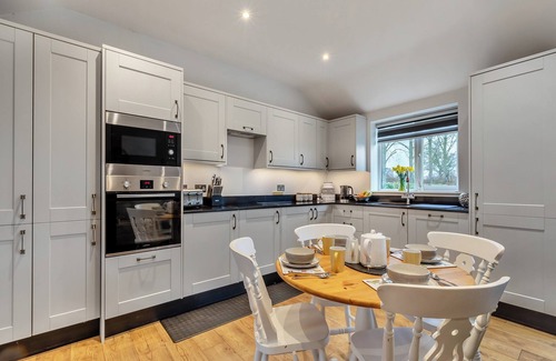 Taunton Cottage | Platform 9 3/4 is a luxury holiday bungalow, bordered by a railway and canal.