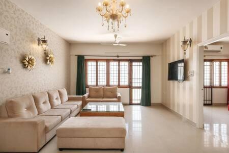 Kalyan Nagar Apartment | Platinum Oak by JadeCaps AC Wifi Central Area