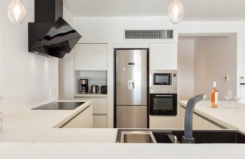 Paros Villa | Platinum Paros Villa | 5 Bedroom Villa | Private Swimming Pool & Stunning Sea.