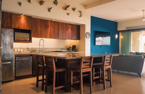 Ixtapa - Zihuatanejo Condo | Playa Blanca 24, Luxury Beachfront Apartment
