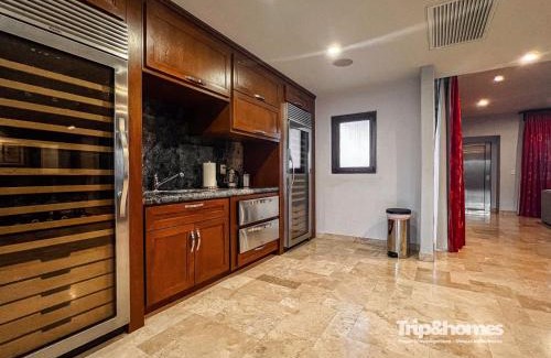 La Paz Apartment | Playa de La Paz 1 Br Luxury Condo & access to Beach Club