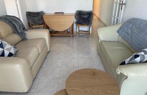 Aguilas Apartment | Plaza De Robles Vives
