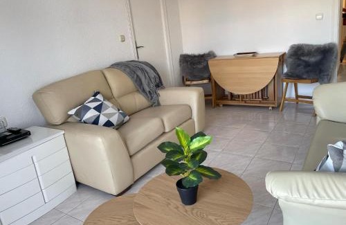 Aguilas Apartment | Plaza De Robles Vives