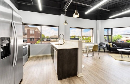 Dearborn Apartment | Pleasant 2BR/2BA Loft in Dearborn