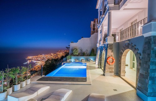 Sao Goncalo House | Pleasant Holiday House in Sao Goncalo with Open Fireplace