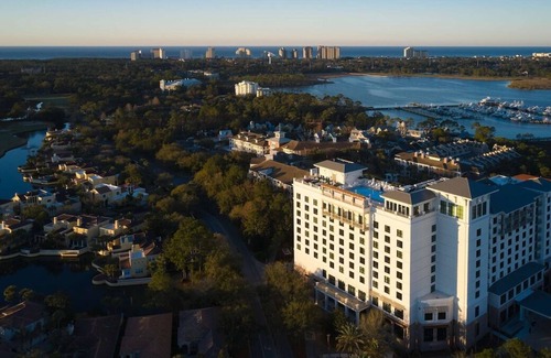 Baytowne Wharf House | Pleasant Stay! 3 Spacious Units! Pets Allowed, Near Emerald Bay Golf Club
