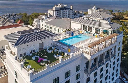 Baytowne Wharf Apartment | Pleasant Stay! Outdoor Pool, Pets Allowed, Near Versace Mansion!