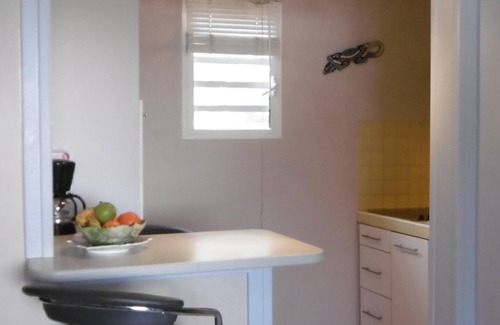 Saint-Pierre De La Reunion Apartment | Pleasant studio near beach and shops in Terre Sainte