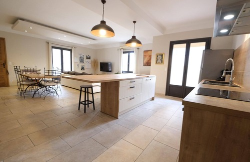 Maillane Villa | pleasant villa with swimming pool in maillane, between avignon and saint-rémy-de-provence - 6 people