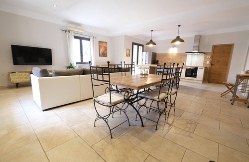 Maillane Villa | pleasant villa with swimming pool in maillane, between avignon and saint-rémy-de-provence - 6 people
