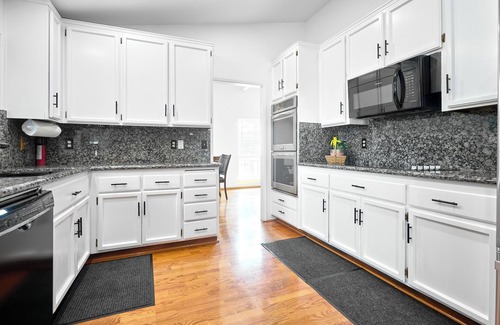 Pleasanton House | Pleasanton Gem: Entire House 4 Beds/Bonus RM! Convenient to BART & Shopping!