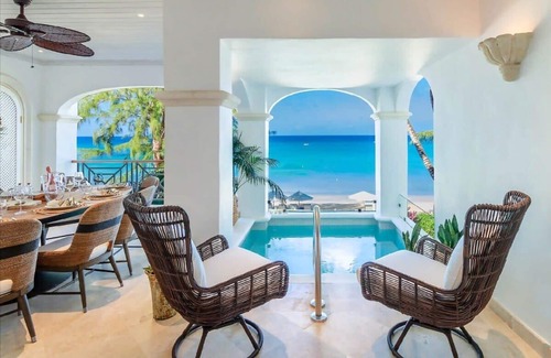 Old Trees Bay Apartment | Please Inquire Before Booking – Luxury Villa