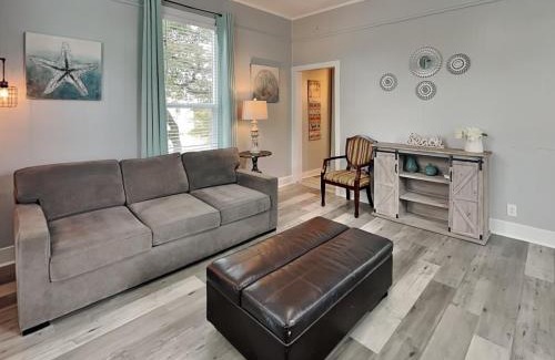 Galveston House | Pleasure Pier Retreat Manor