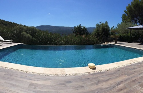 Auriol Villa | Pleine Pinède Avec une vue sur la Ste Baume. Proche Cassis et Aix en Provence