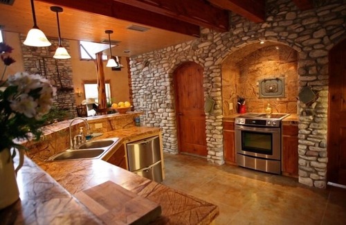 Leakey House | Plenty Of Water Here!