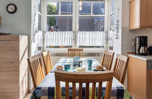 Wittmund House | Plenty on: Superbly situated terraced house with approx