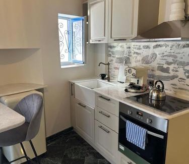 Plomari House | Plomari Geometer House