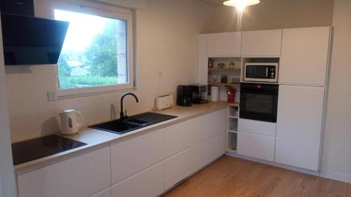 Beaussais-sur-Mer House | Ploubalay Chambres Cuisine Séjour