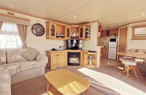 Ingoldmells Ski Chalet | Plum 2 Coral Beach Ingoldmells 3 bed 6 berth