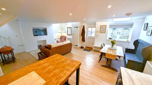 Croscombe House | Plum Cottage Somerset