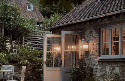 Fernhurst Cottage | Plum Henley is a characterful one bedroom cottage