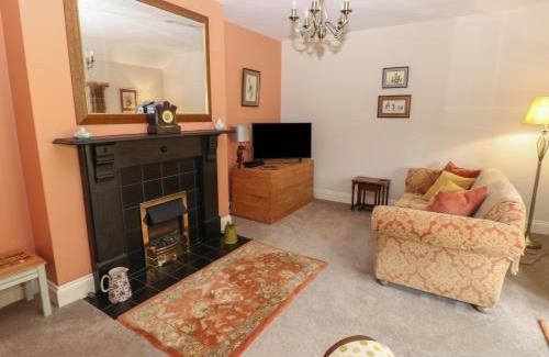 Castleton House | Plum Tree Cottage